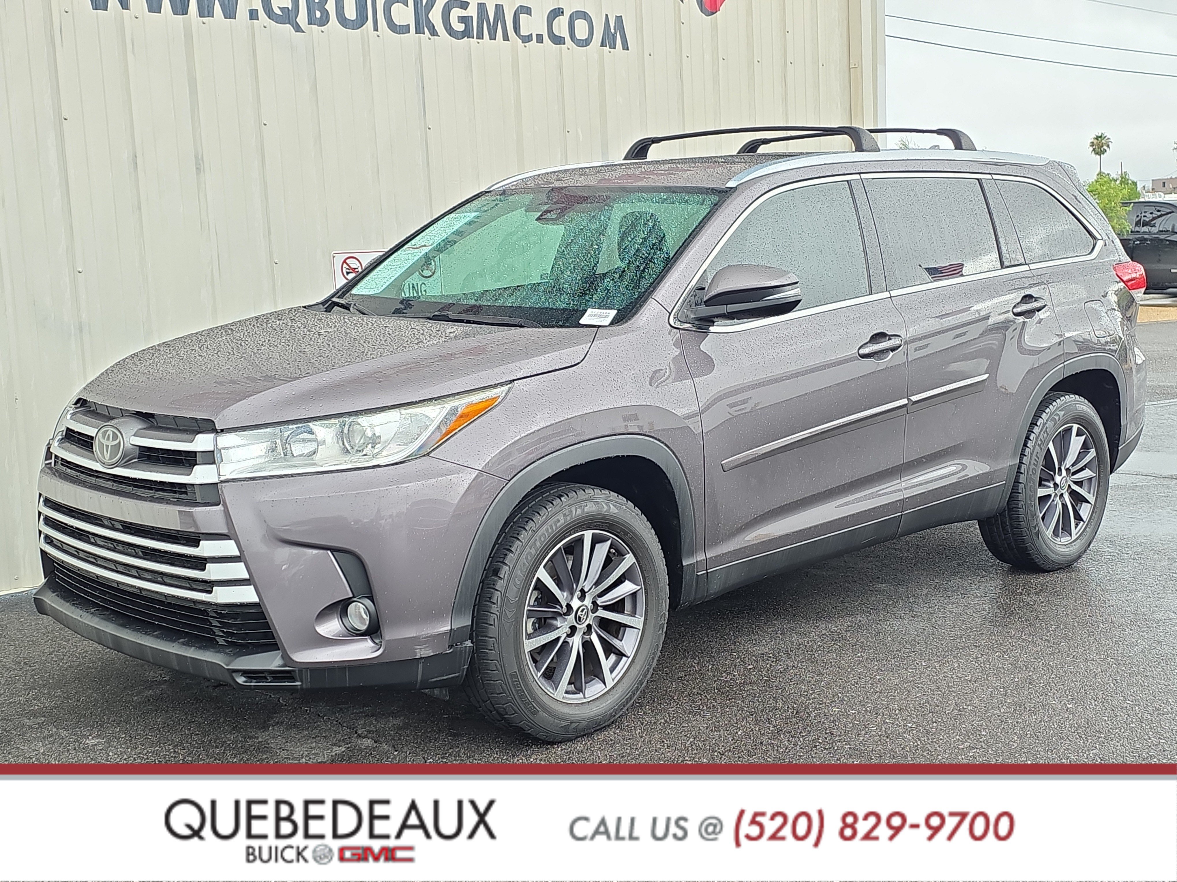 Used 2019 Toyota Highlander XLE FWD image 3