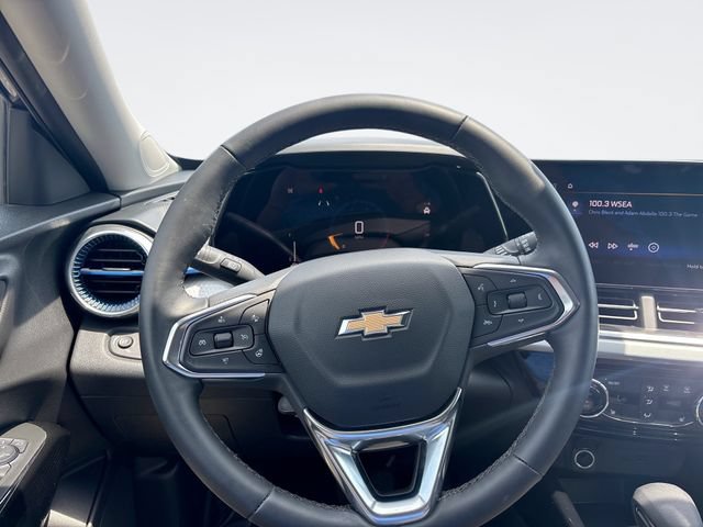 Used 2024 Chevrolet Trax LT w/ LT Convenience Package FWD image 14