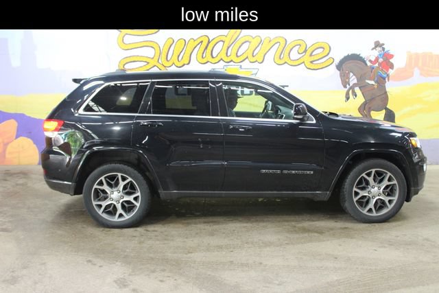 Used 2018 Jeep Grand Cherokee Limited AWD/4WD image 1