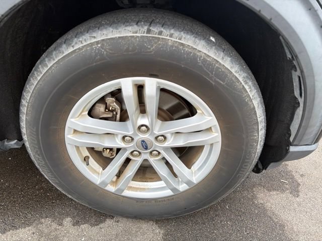 Used 2020 Ford Explorer XLT w/ Equipment Group 202A AWD/4WD image 4