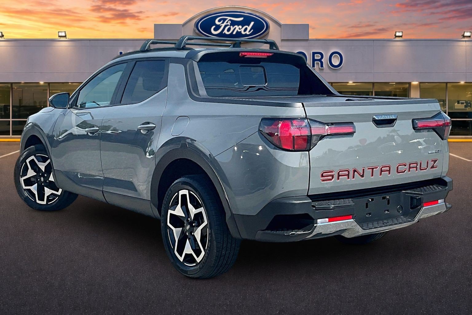 Used 2024 Hyundai Santa Cruz Limited AWD/4WD image 2