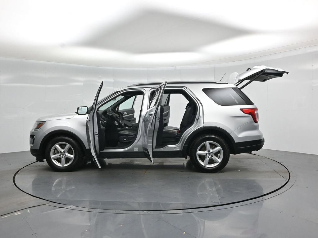 Certified 2018 Ford Explorer XLT w/ Equipment Group 202A image 36