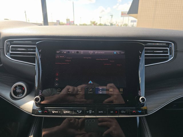 Used 2024 Jeep Wagoneer Series II image 18