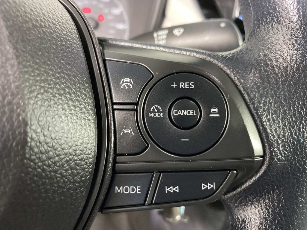 Used 2025 Toyota Corolla LE FWD image 16