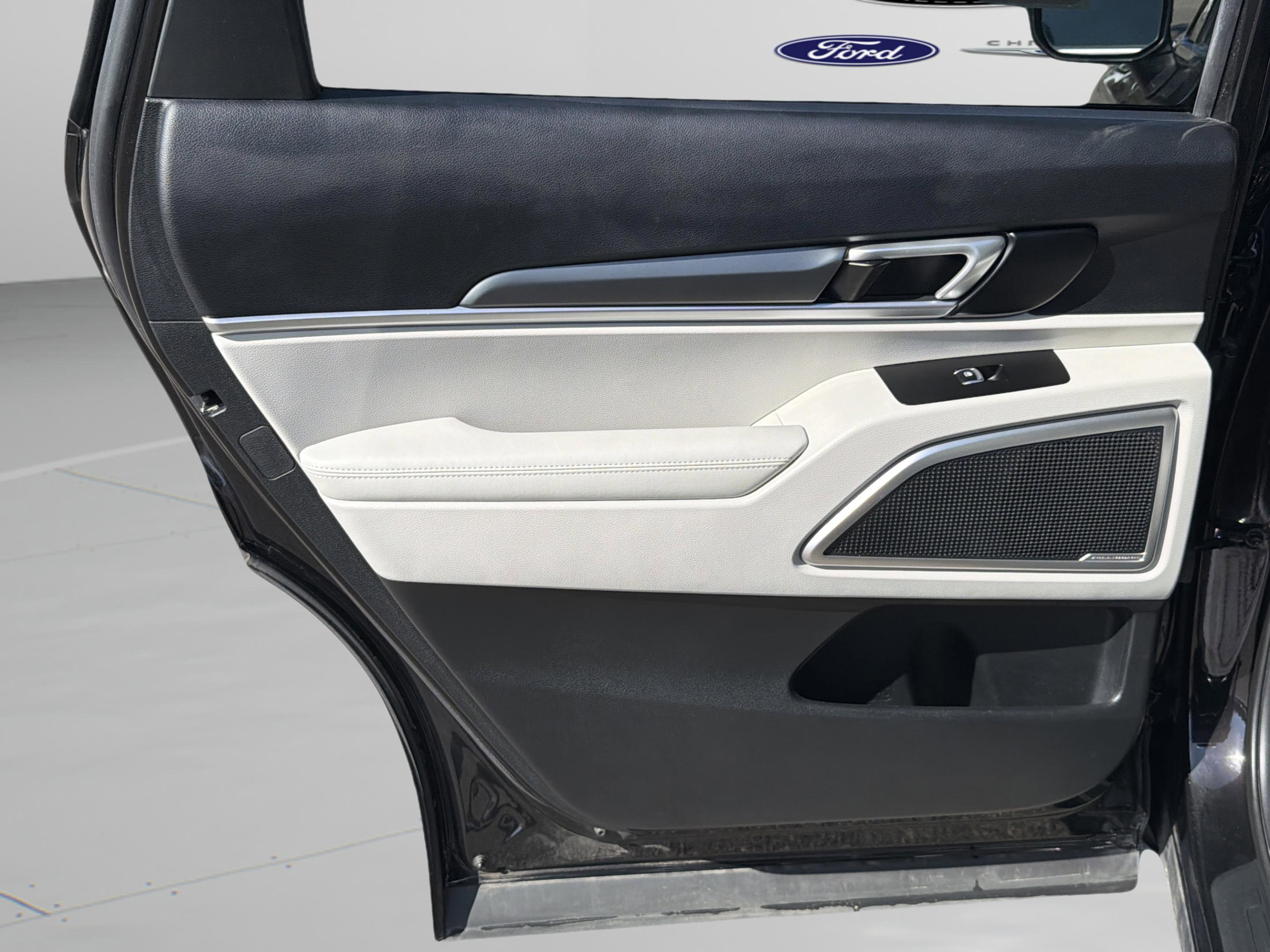 Used 2022 Kia Telluride S image 24