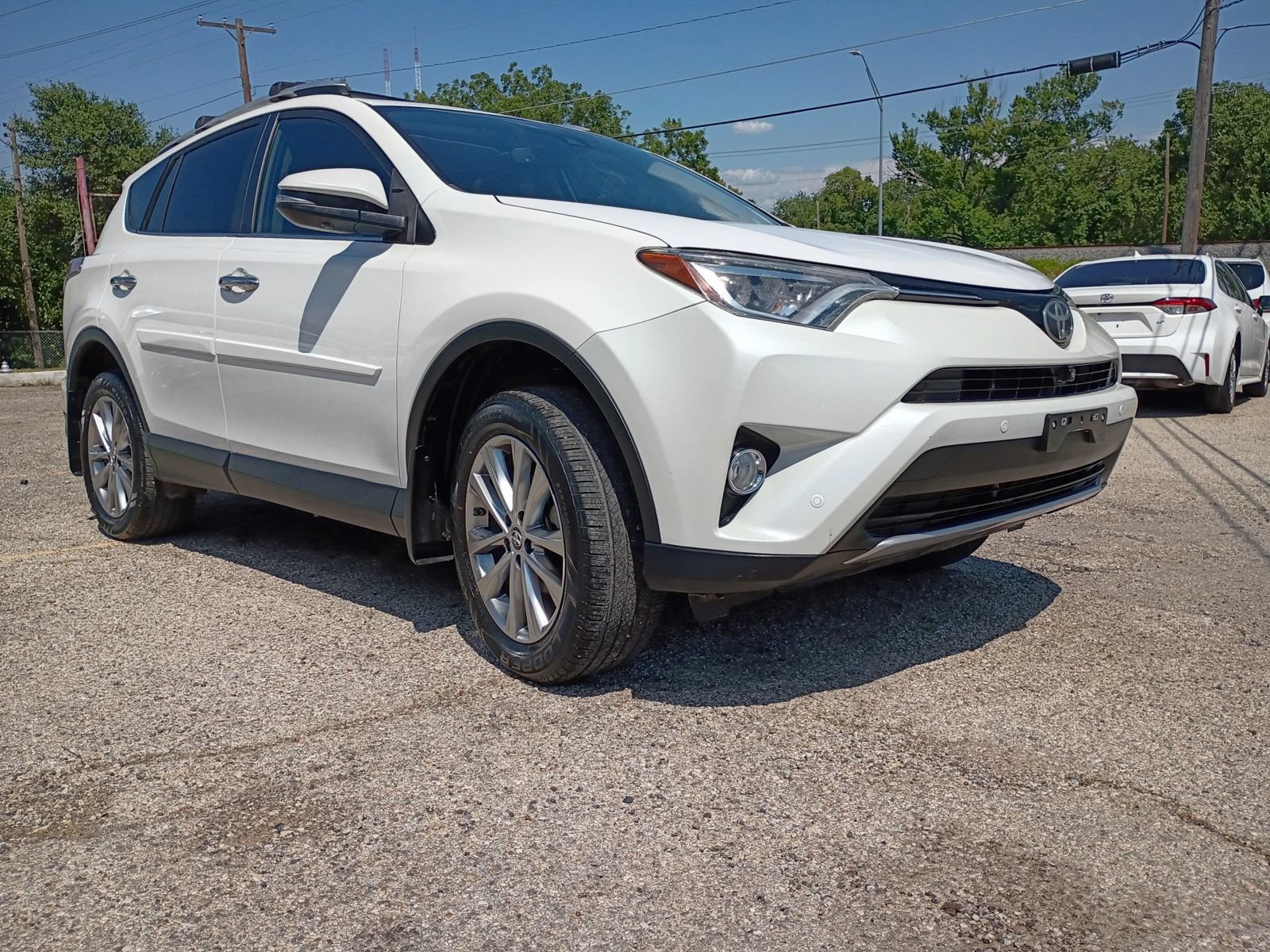 Used 2016 Toyota RAV4 Limited w/ Advanced Technology Package FWD image 7
