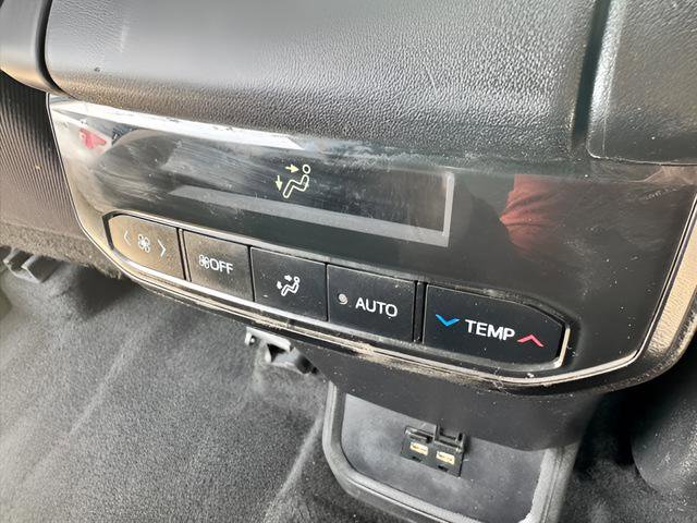 Used 2021 Toyota Highlander LE image 47