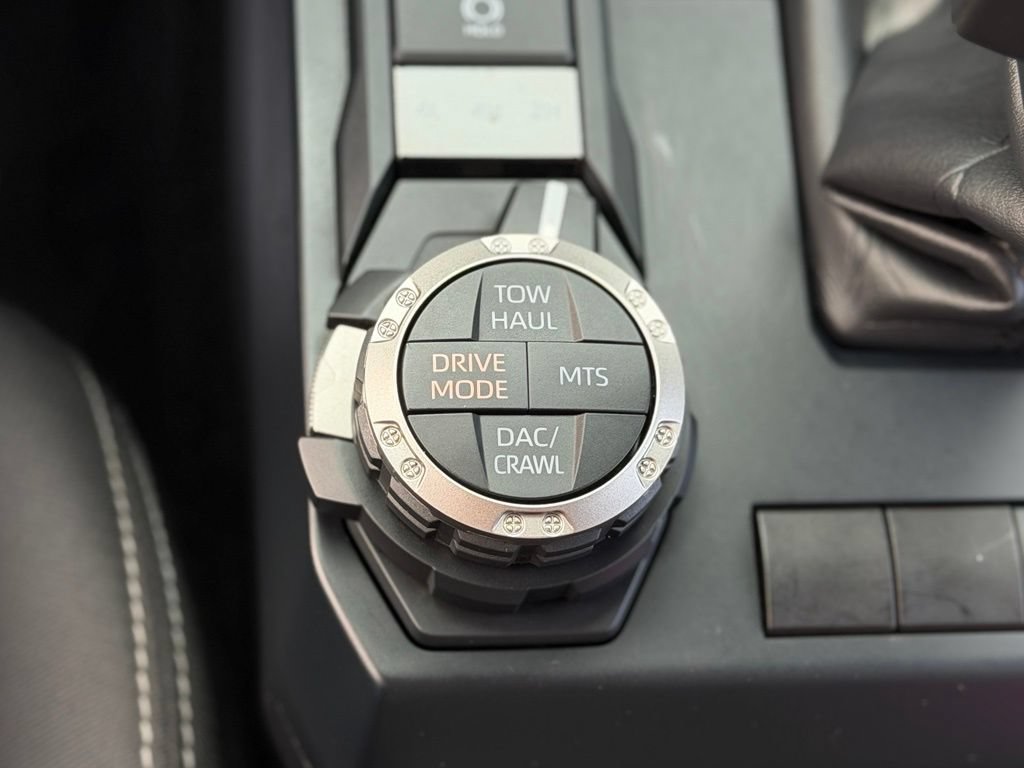 Used 2025 Toyota Tacoma TRD Off-Road AWD/4WD image 18