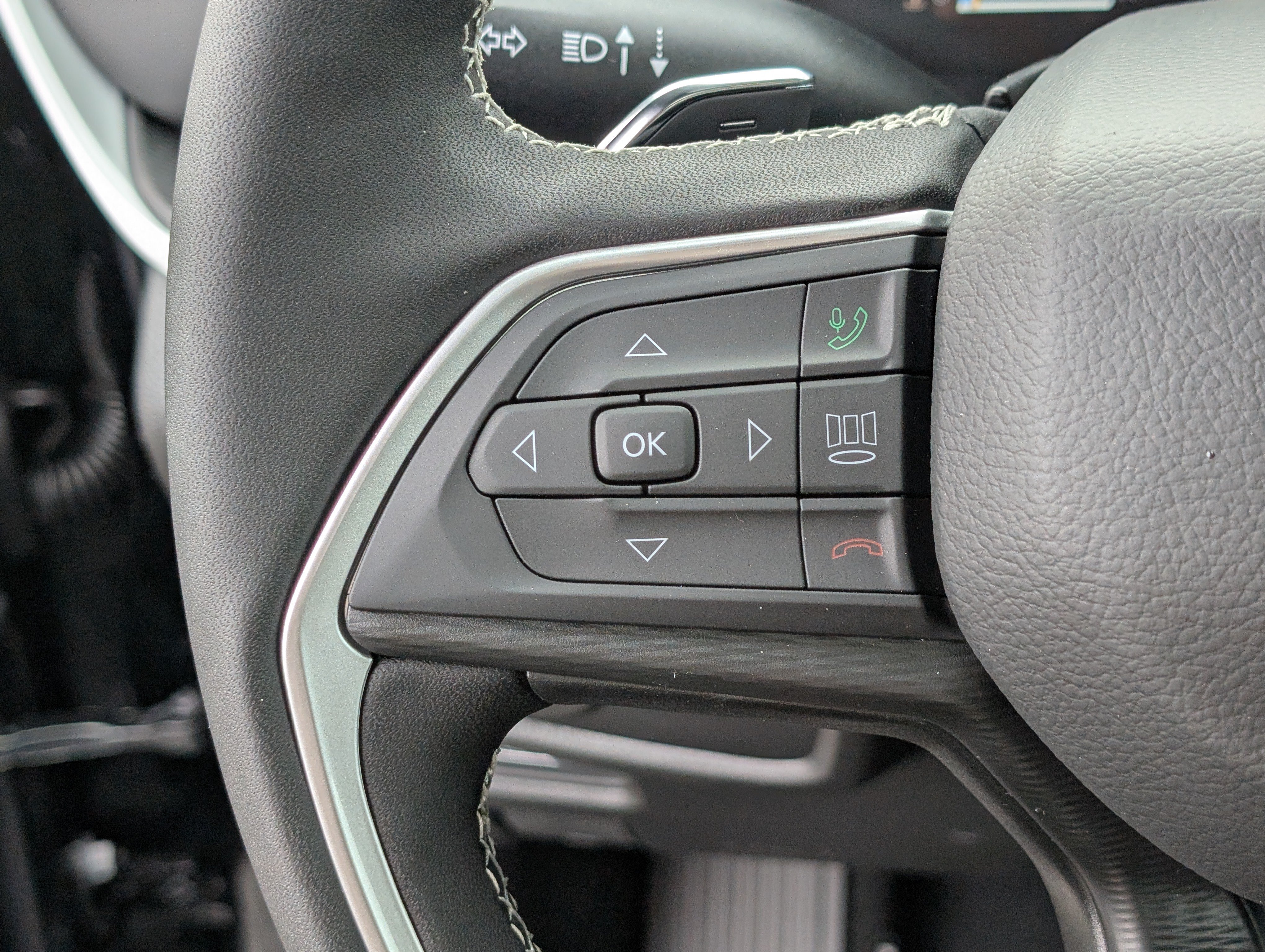 New 2025 Jeep Grand Cherokee Altitude AWD/4WD image 21