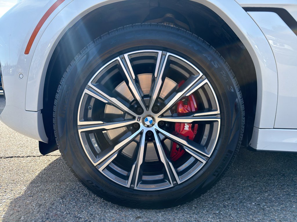 Used 2022 BMW X6 M50i w/ Premium Package image 9