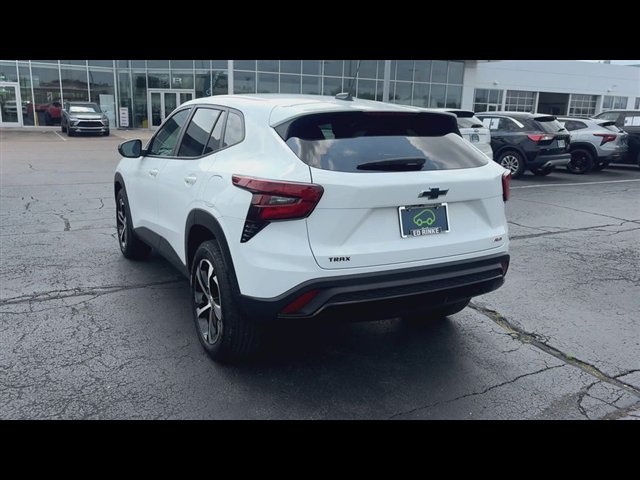 Certified 2024 Chevrolet Trax RS w/ Driver Confidence Package FWD image 7