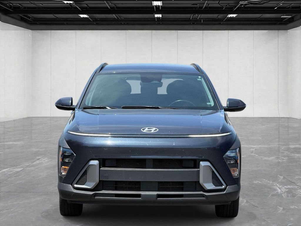 Used 2025 Hyundai Kona SEL FWD image 2