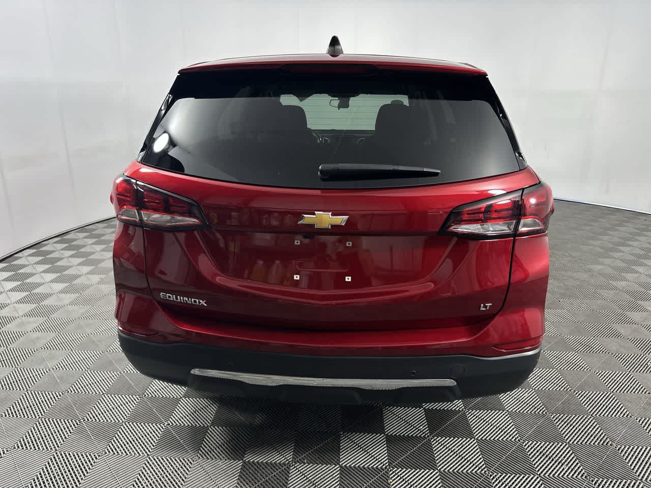 Used 2024 Chevrolet Equinox LT FWD image 15