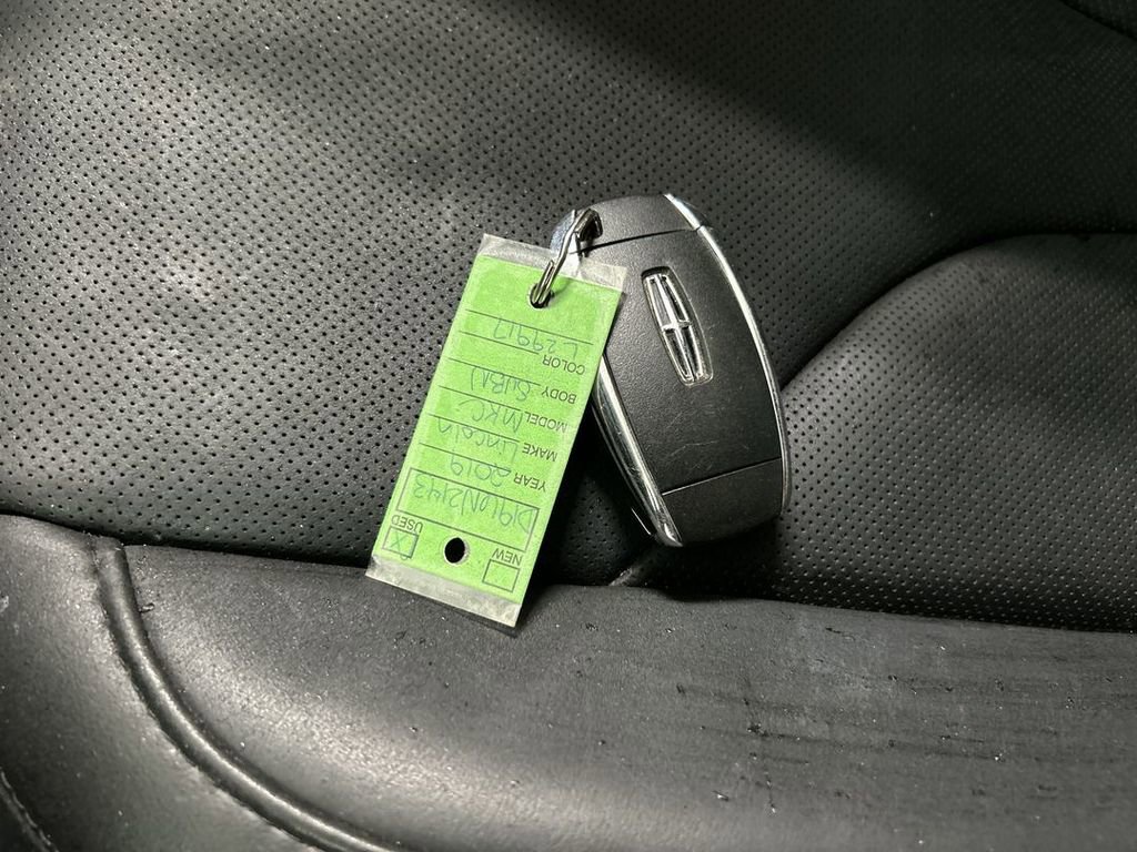 Used 2019 Lincoln MKC Reserve image 12