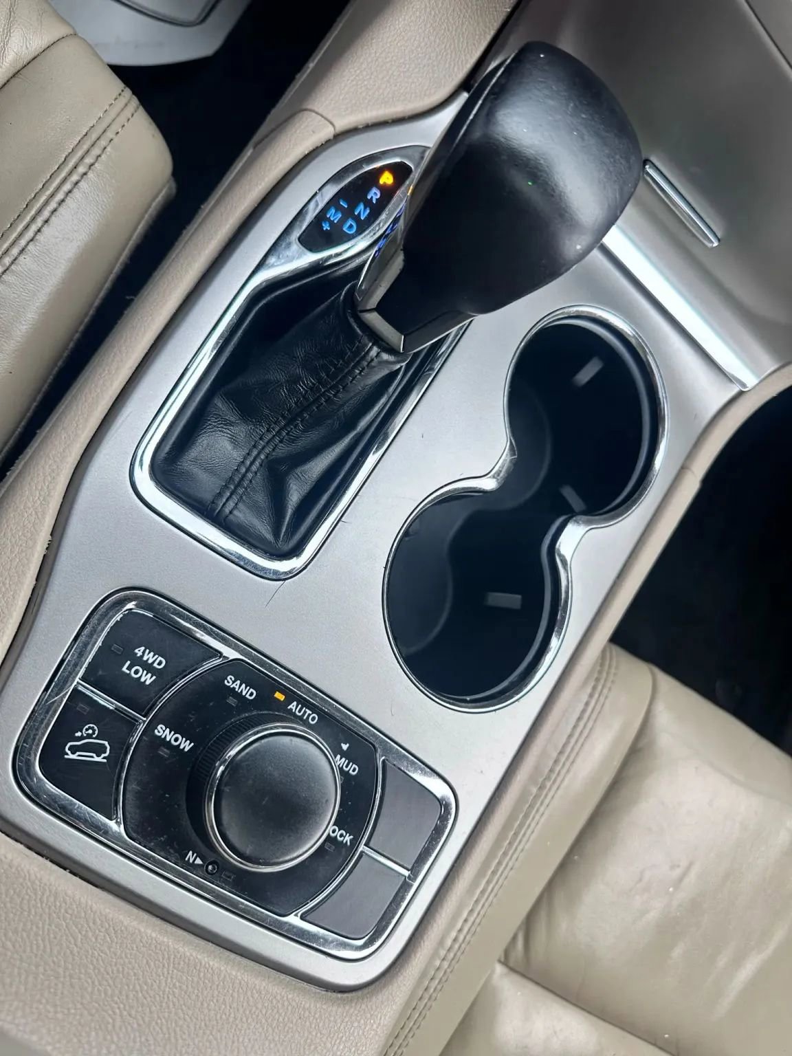 Used 2018 Jeep Grand Cherokee Limited image 19