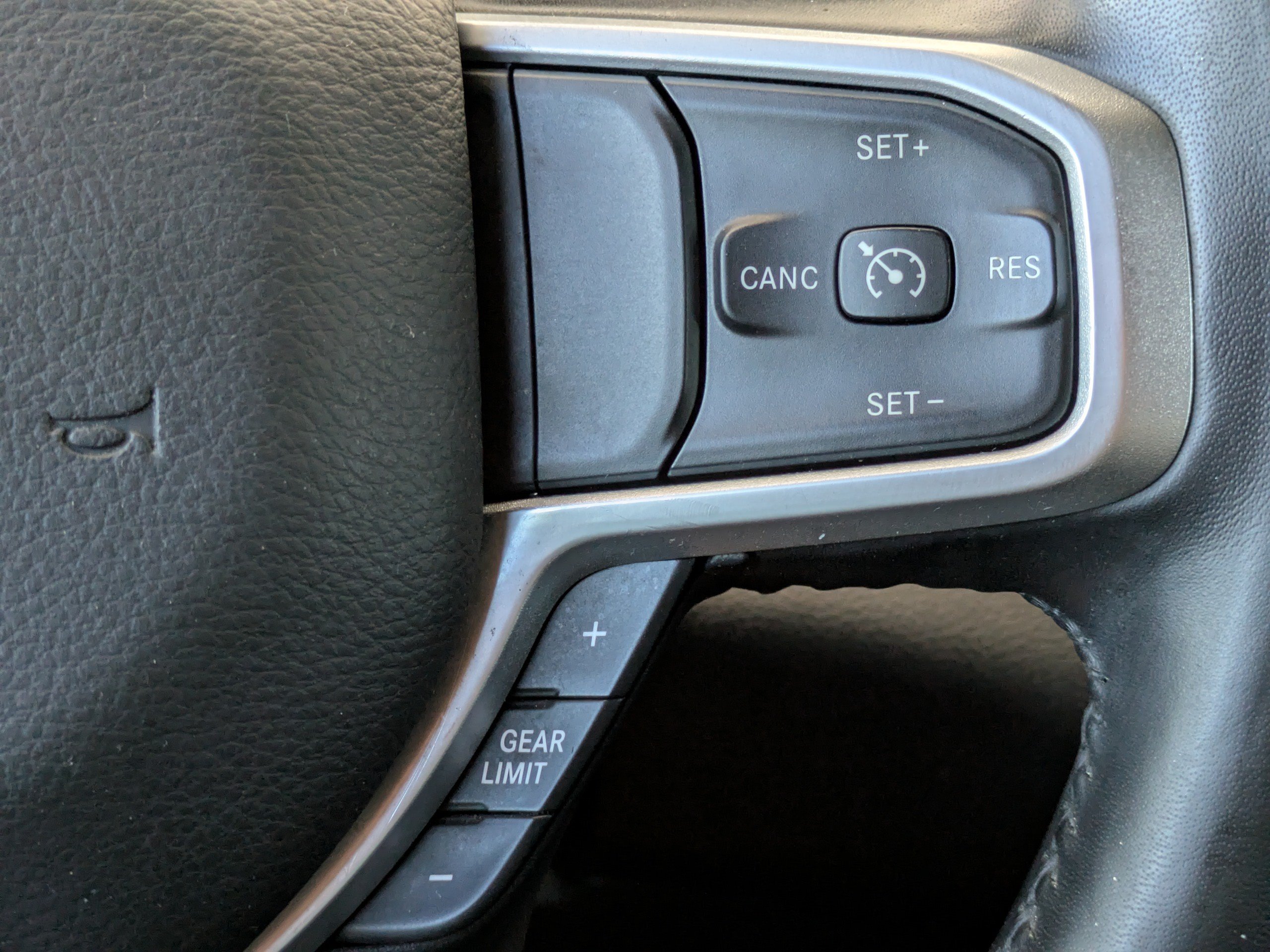 Used 2019 RAM 1500 Laramie RWD image 25