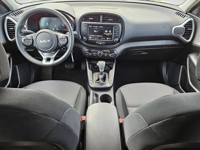 Used 2024 Kia Soul LX w/ Option Group 015 image 17