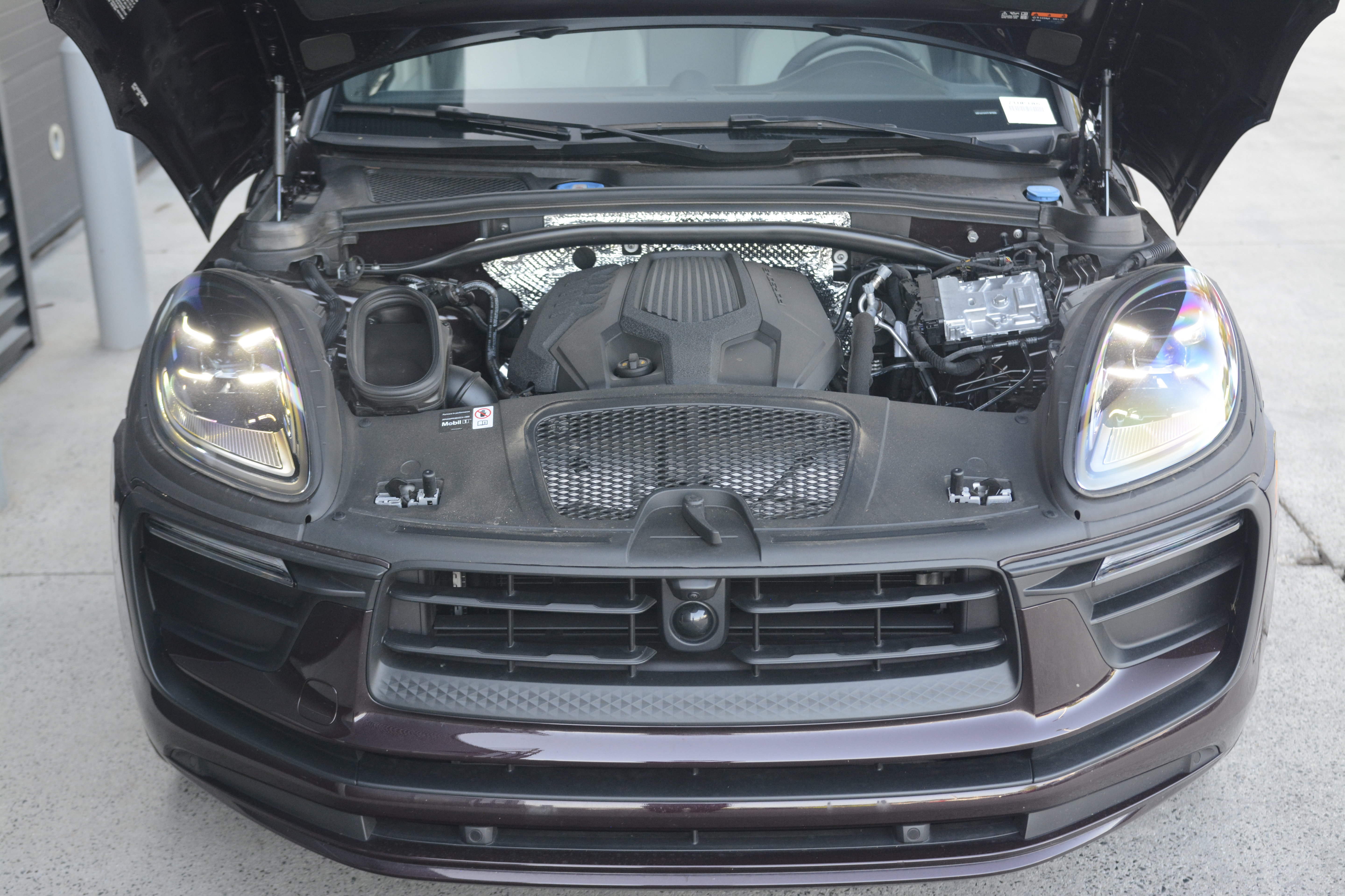 Certified 2026 Porsche Macan AWD/4WD image 37