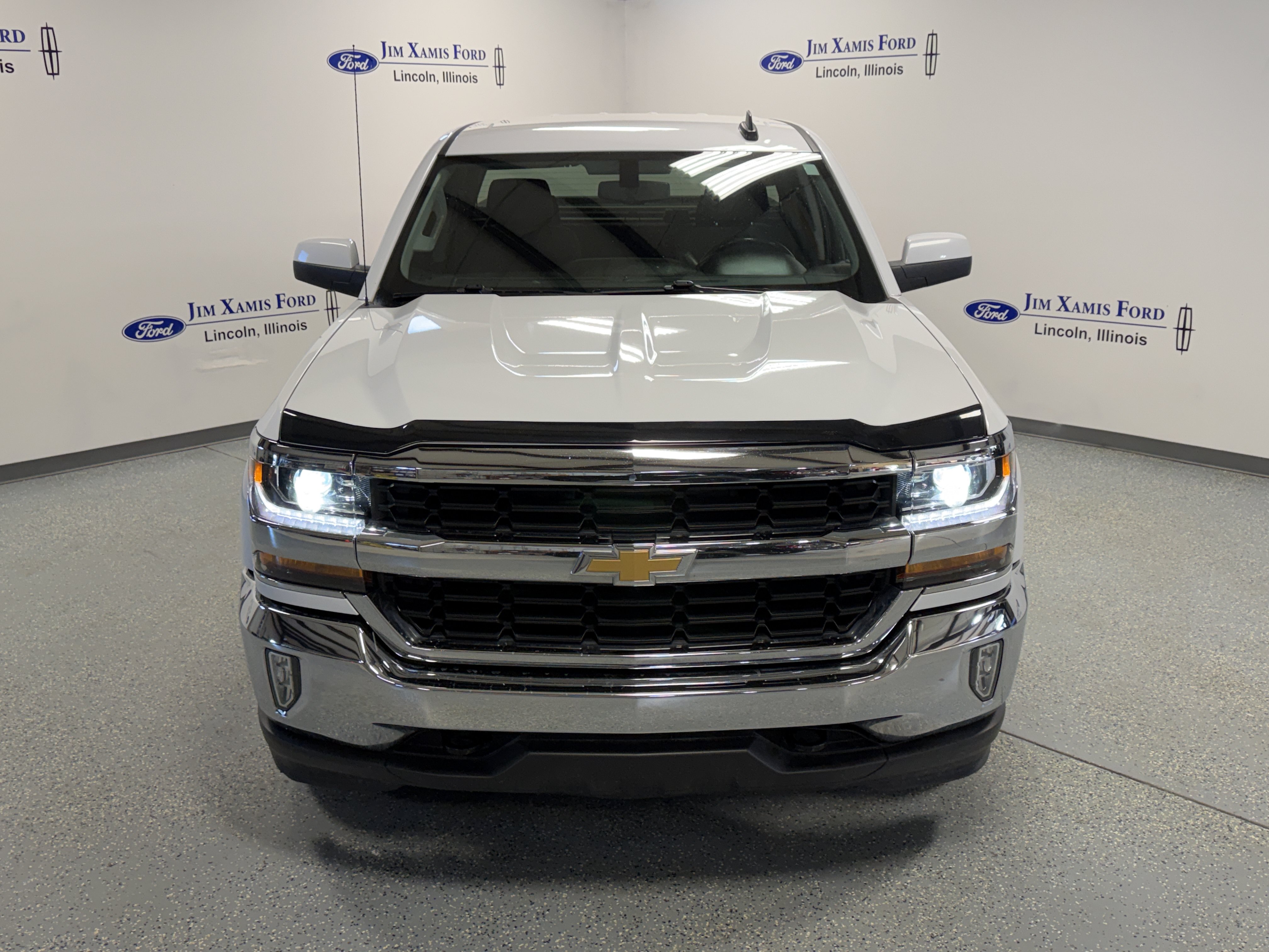 Used 2019 Chevrolet Silverado 1500 LT w/ All Star Edition AWD/4WD image 2