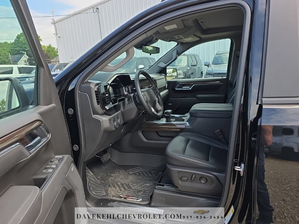Used 2025 Chevrolet Silverado 1500 LT Trail Boss w/ LT Trail Boss Premium Package AWD/4WD image 29