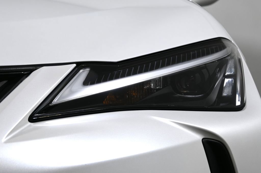 Used 2024 Lexus UX 250h AWD w/ Premium Package image 11