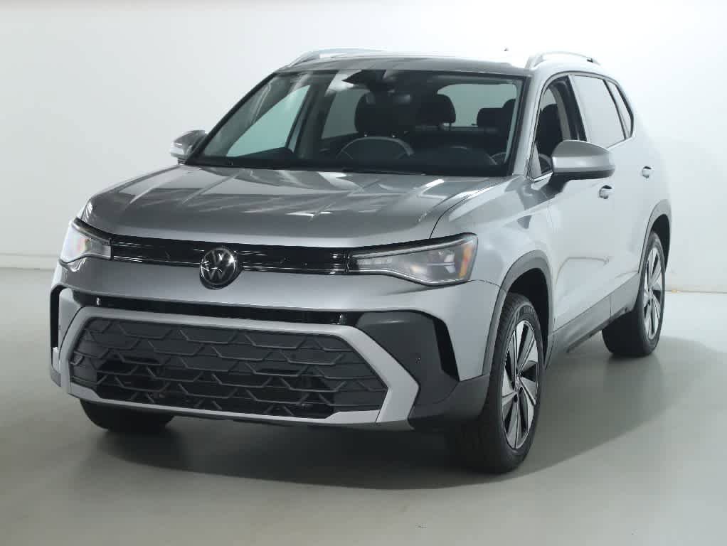 Used 2025 Volkswagen Taos SE w/ Panoramic Sunroof Package AWD/4WD image 1