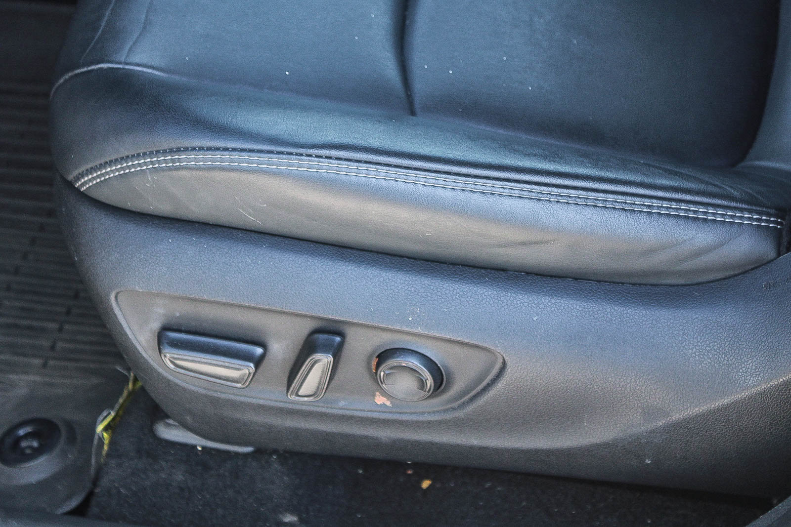 Used 2023 Toyota RAV4 XLE Premium FWD image 23