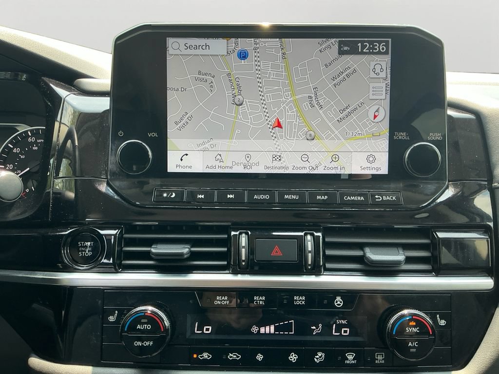 Used 2025 Nissan Pathfinder SL AWD/4WD image 17