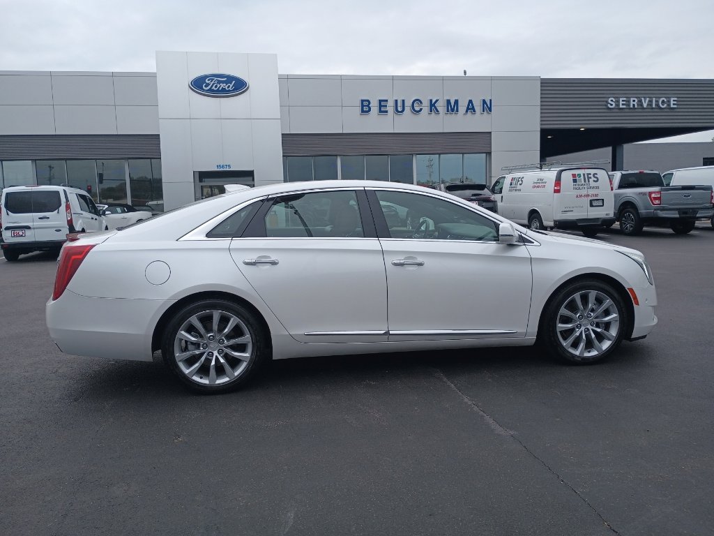 Used 2016 Cadillac XTS Luxury w/ Driver Awareness Package image 9