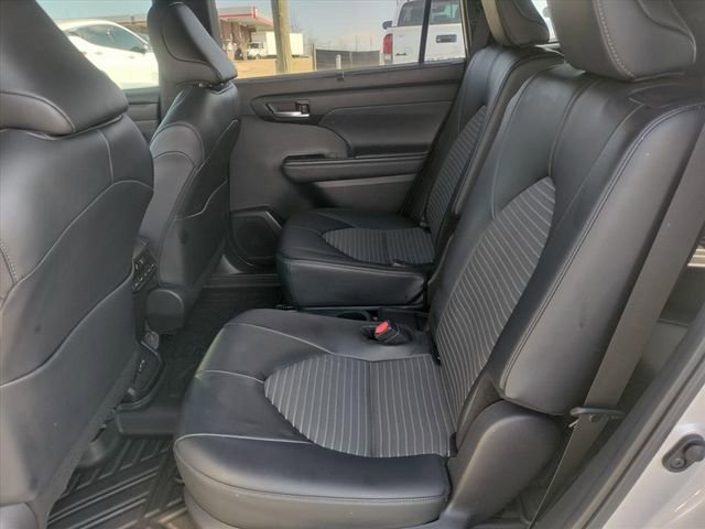 Used 2024 Toyota Highlander XSE image 20