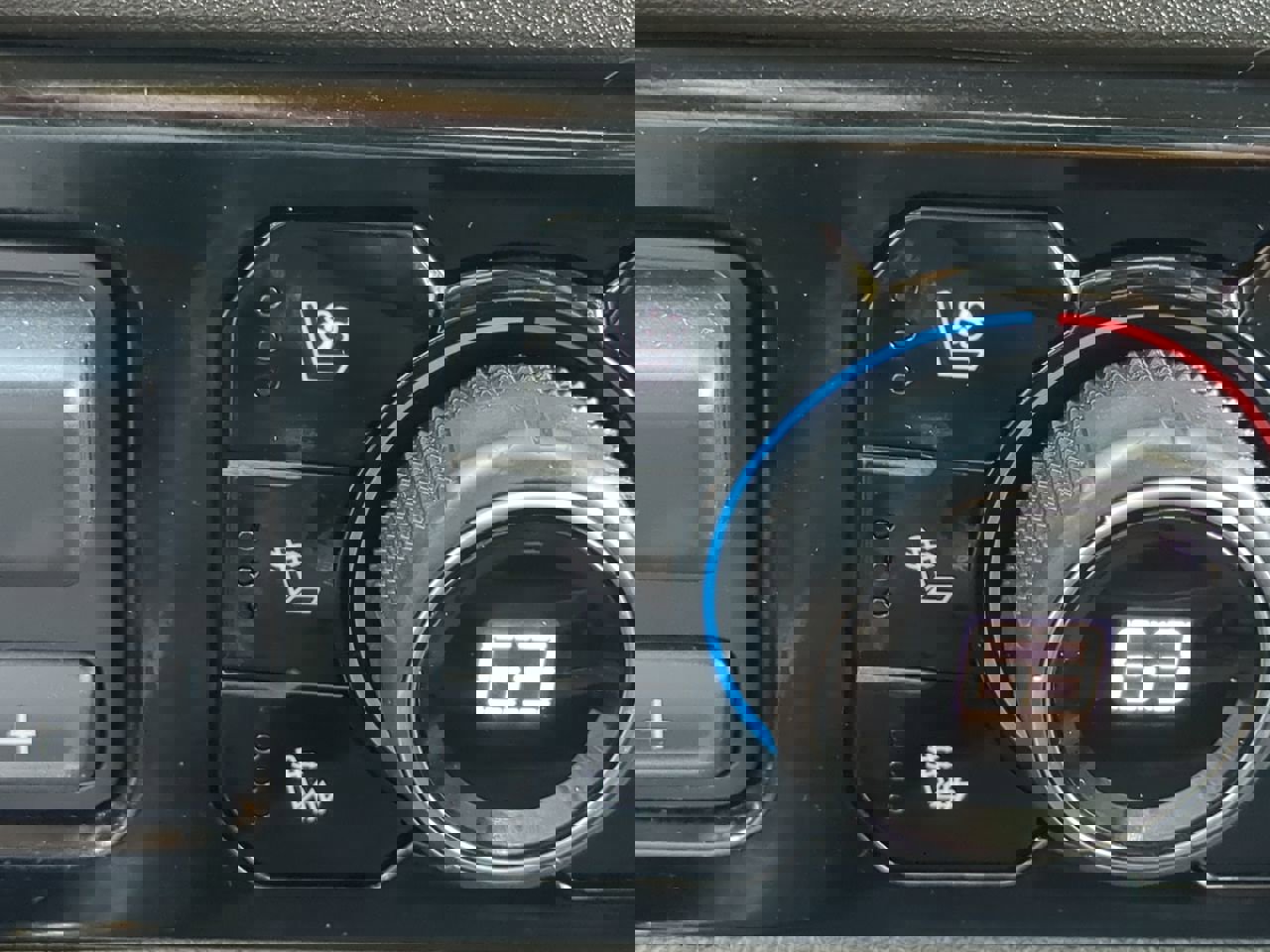 Used 2025 Chevrolet Silverado 2500 ZR2 image 24