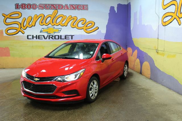 Used 2017 Chevrolet Cruze LT image 2
