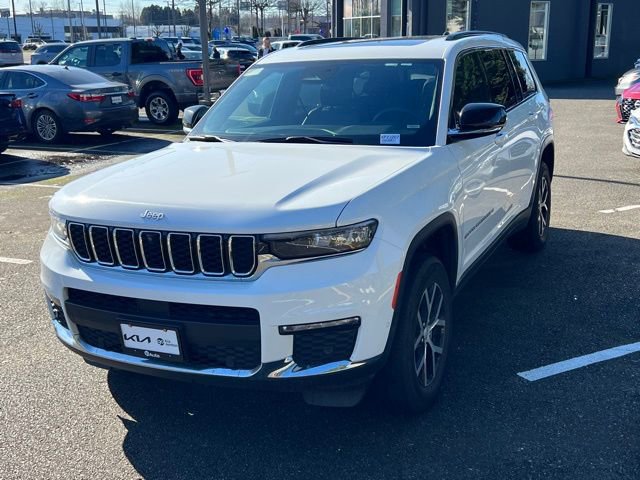 Used 2024 Jeep Grand Cherokee L Limited w/ Luxury Tech Group II image 4