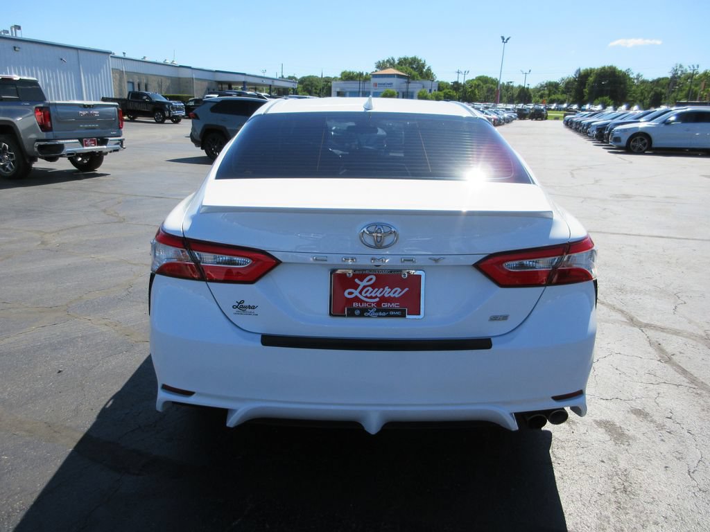 Used 2020 Toyota Camry SE FWD image 7