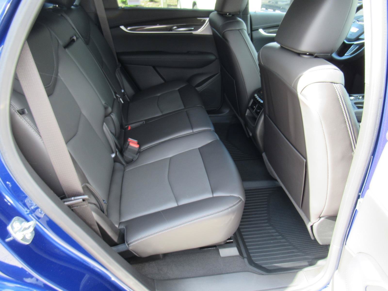 New 2026 Cadillac XT5 Sportv w/ LPO, Floor Liner Package AWD/4WD image 30