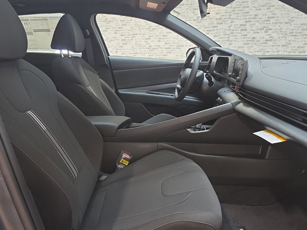 New 2026 Hyundai Elantra SEL Sport FWD image 8