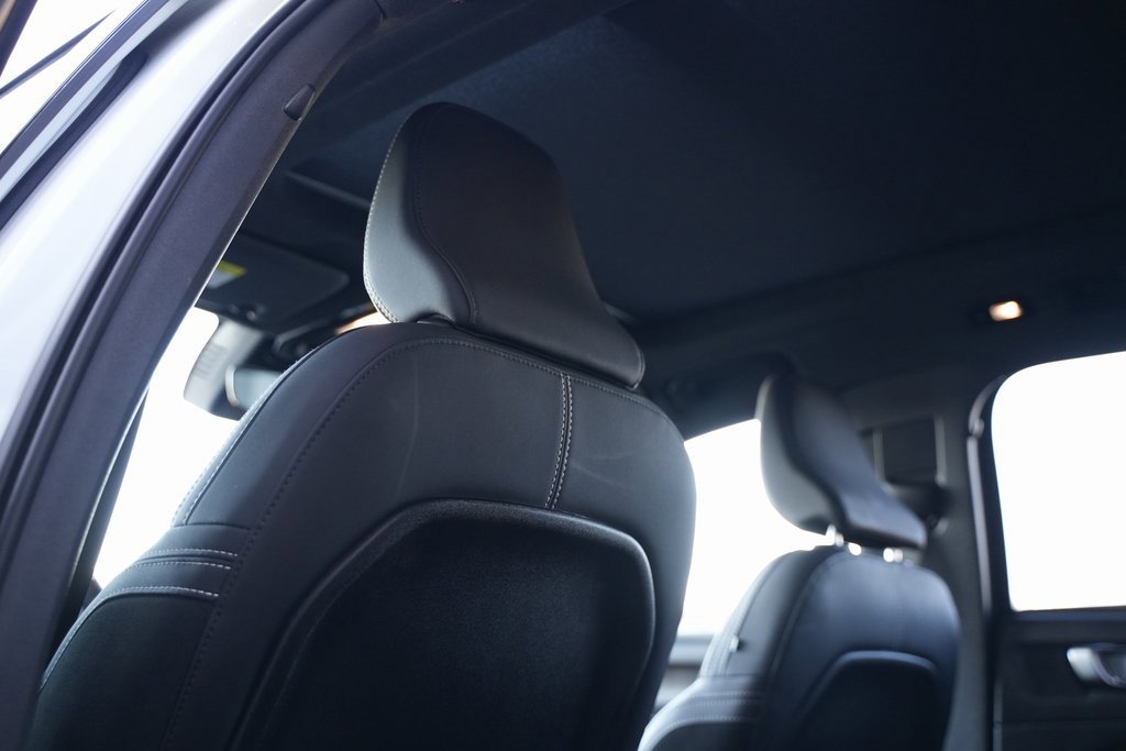 Used 2023 Volvo XC40 Recharge Ultimate image 44