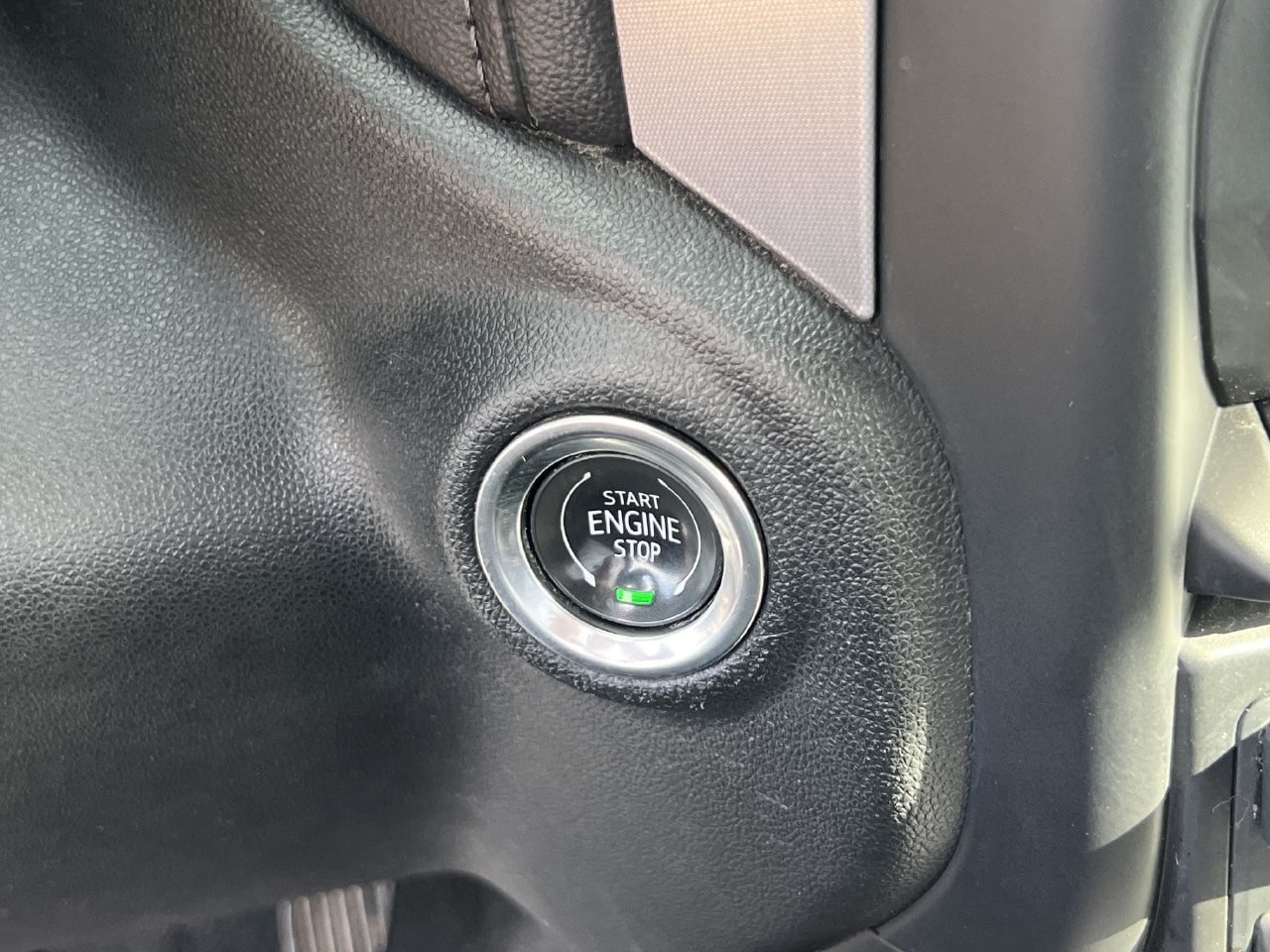 Used 2020 GMC Sierra 1500 SLT RWD image 22
