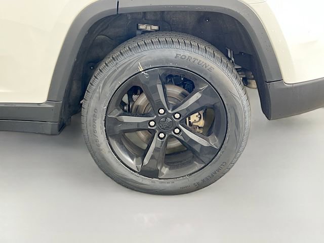 Used 2024 Jeep Grand Cherokee Altitude RWD image 35