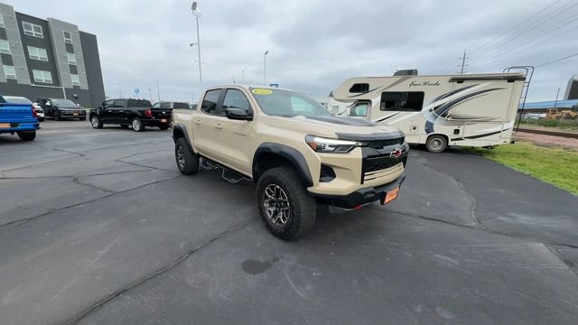 Used 2024 Chevrolet Colorado ZR2 w/ Technology Package AWD/4WD image 2