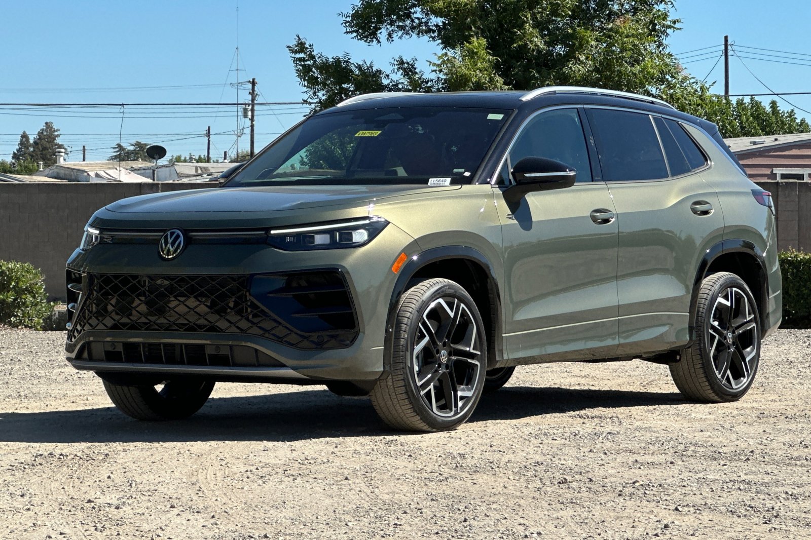 New 2026 Volkswagen Tiguan SEL R-Line AWD/4WD image 8