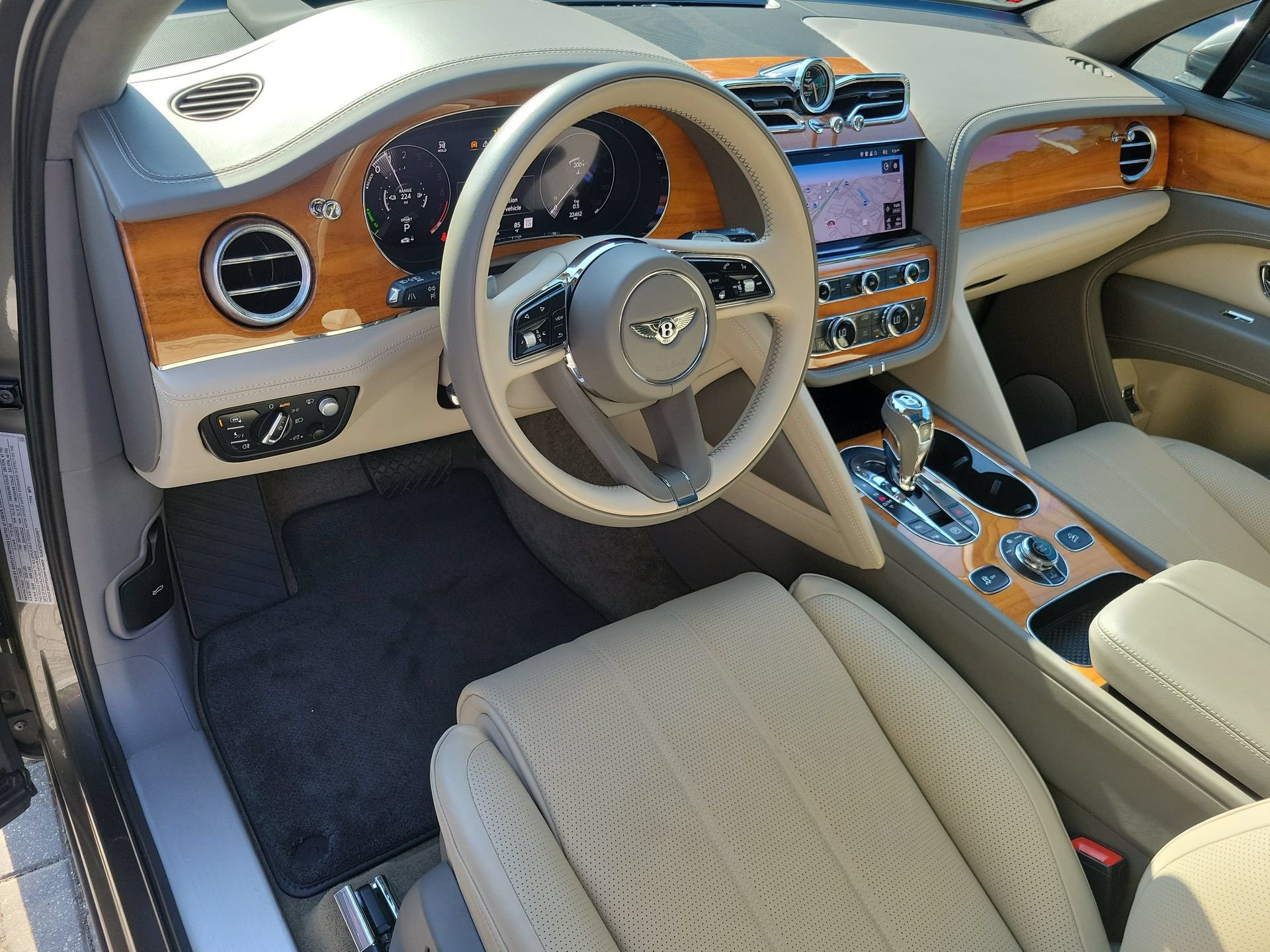 Certified 2023 Bentley Bentayga Plug-In Hybrid AWD/4WD image 29