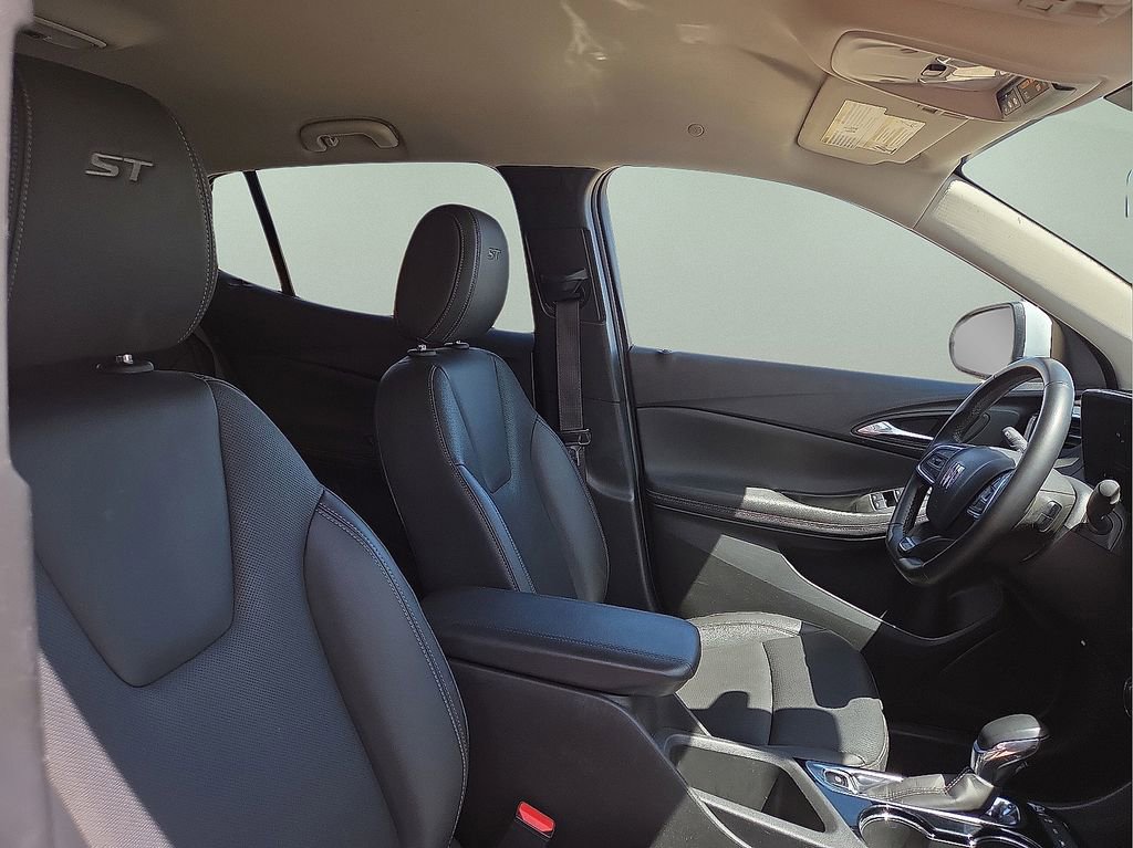 Used 2024 Buick Encore GX Sport Touring AWD/4WD image 12