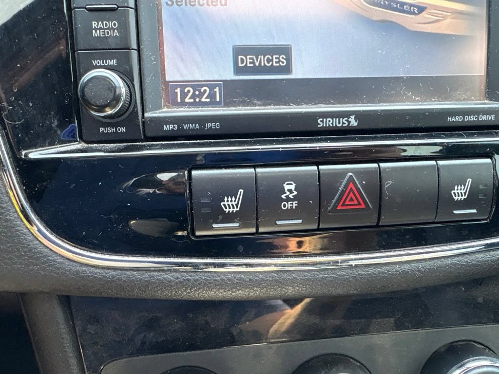 Used 2011 Chrysler 200 S FWD image 18