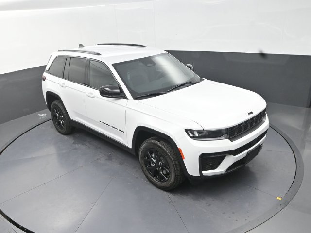 New 2026 Jeep Grand Cherokee Altitude AWD/4WD image 10