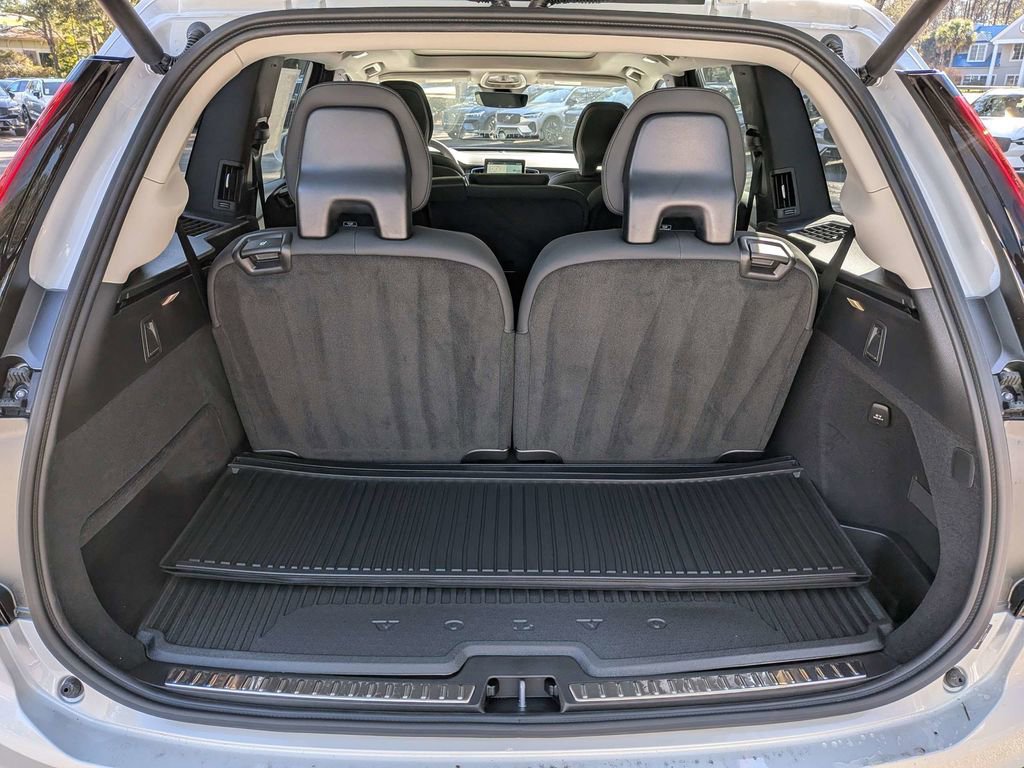 New 2026 Volvo XC90 B5 Core AWD/4WD image 12