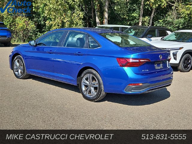 Used 2024 Volkswagen Jetta SE FWD image 3