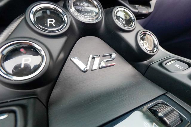 Used 2023 Aston Martin V12 Vantage Roadster RWD image 77