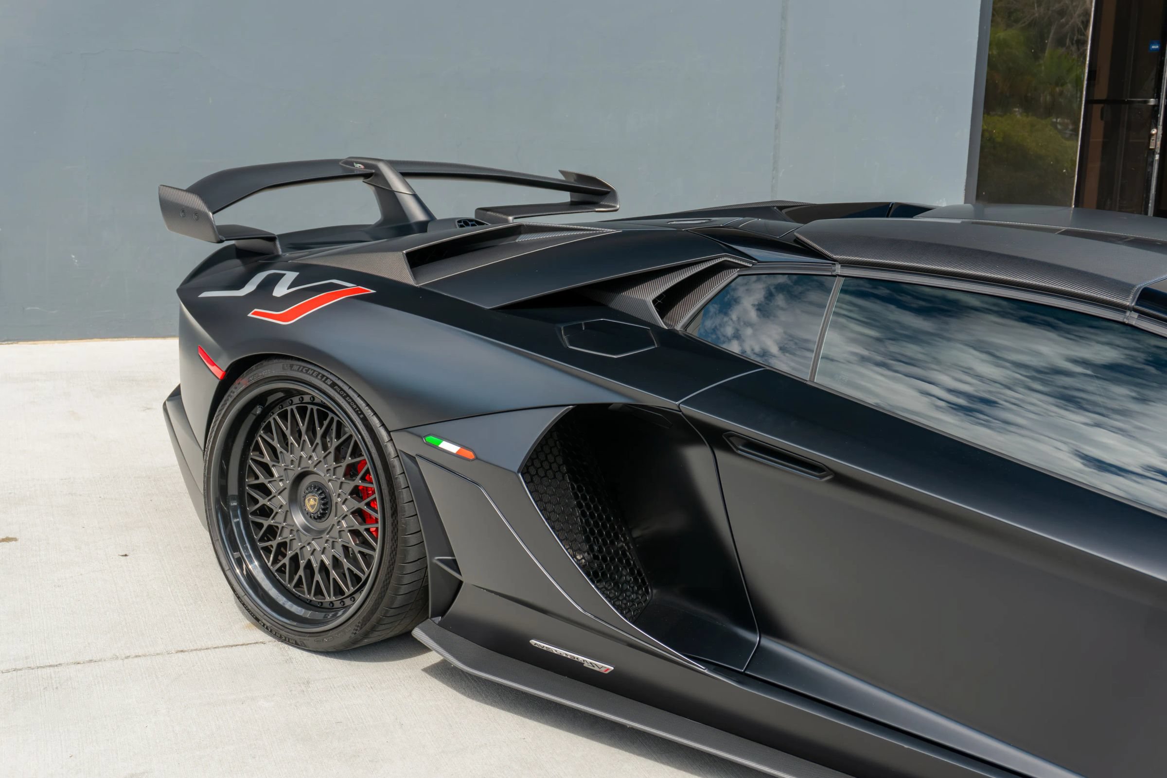 Used 2020 Lamborghini Aventador SVJ AWD/4WD image 37