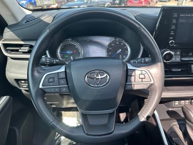 Used 2022 Toyota Highlander XLE image 14